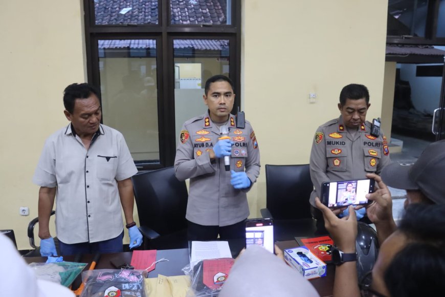 Polres Pacitan Amankan Dua Tersangka Penyiram Air Keras Penjual Tempe